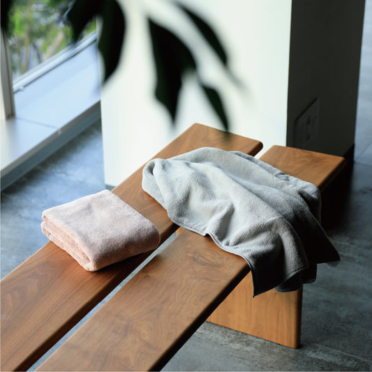 <span style="display:block; text-align:center;">carari<br>カラリデイ</span>
