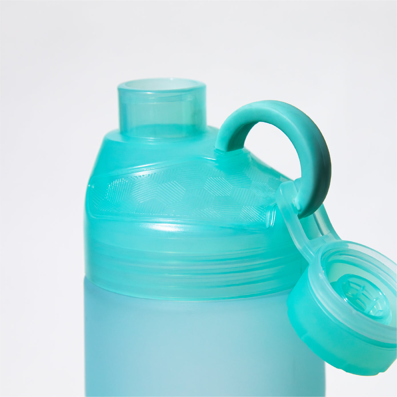 外して固定出来るキャップので、使い勝手が良く様々な場面で大活躍