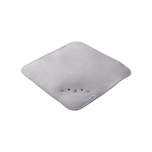 <span style="display:block; text-align:center;">ネコボール</span>