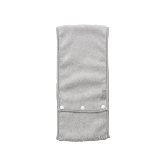 グレー