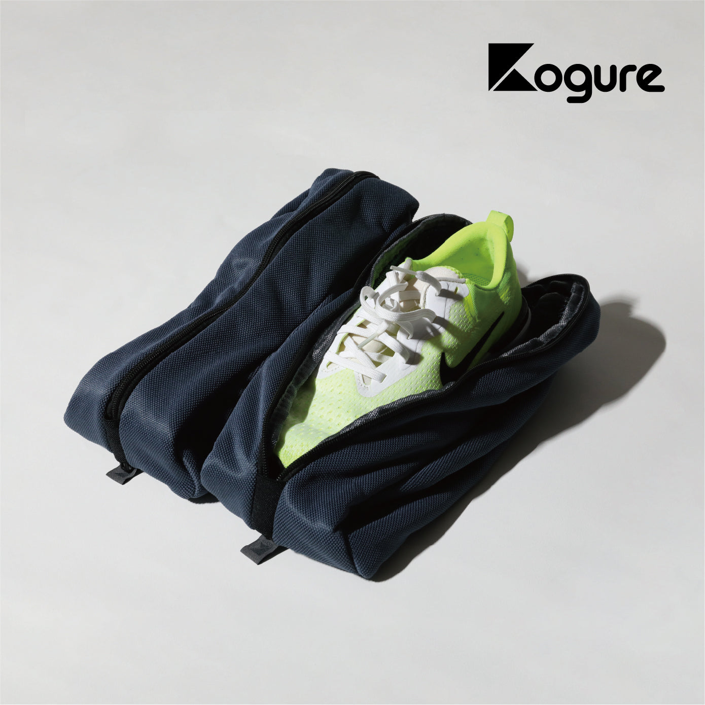 <span style="display:block; text-align:center;">Kogure<br>靴を大切に洗える洗濯ネット</span>
