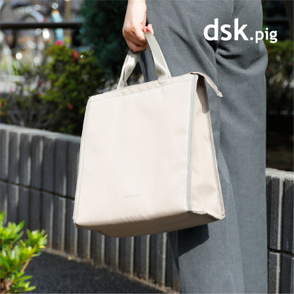 <span style="display:block; text-align:center;">dsk.pig<br>保冷スクエアバッグ maneuver</span>