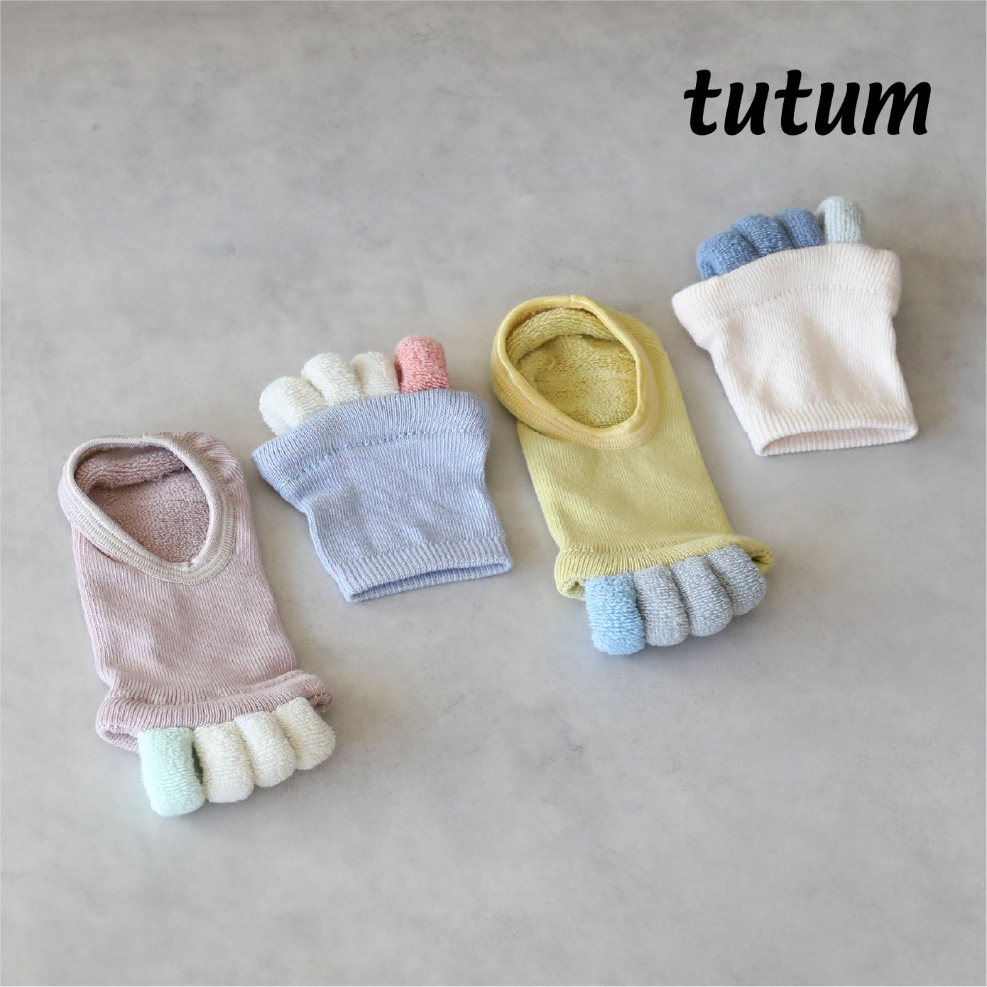 tutum
足指オープンソックス