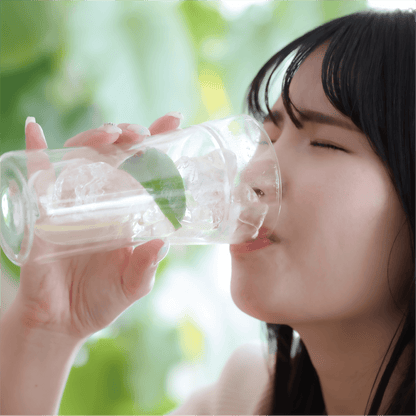 <span style="display:block; text-align:center;">喉越しを楽しめる広がりのある形状</span>