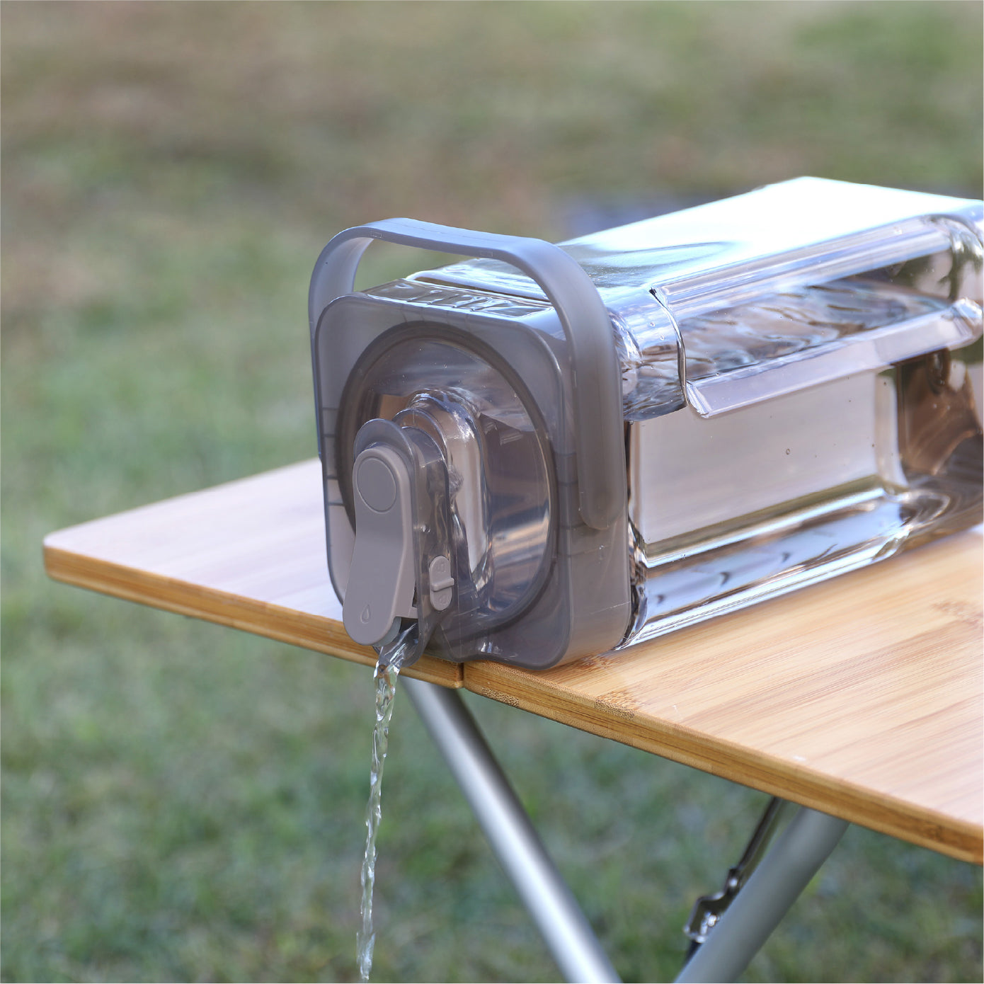 冷蔵庫に入れたまま注げるジャグMEGATANK