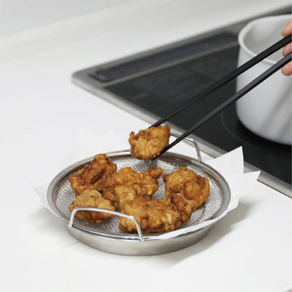揚げ物の油切りと受け皿として使え、後片付けも簡単です。