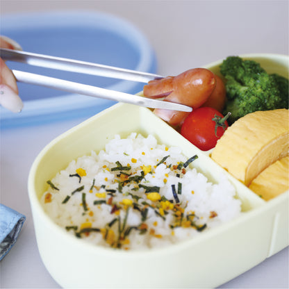 550㎖の容量で、仕切りが付いているためおかずをきれいに分けて詰めることができ、見た目にも美しいランチを実現します。