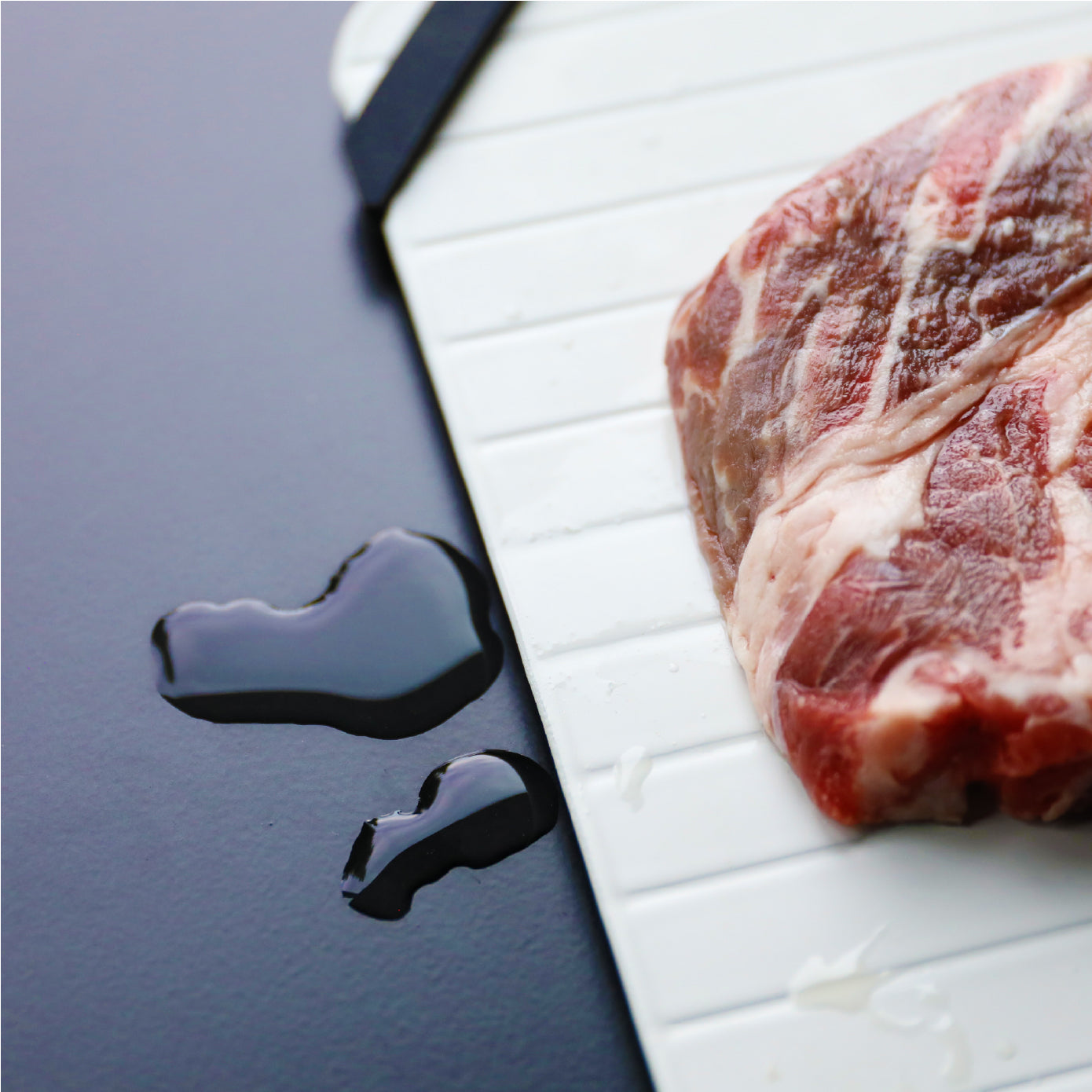 食材のドリップや汁に浸りにくく衛生的に使えます。