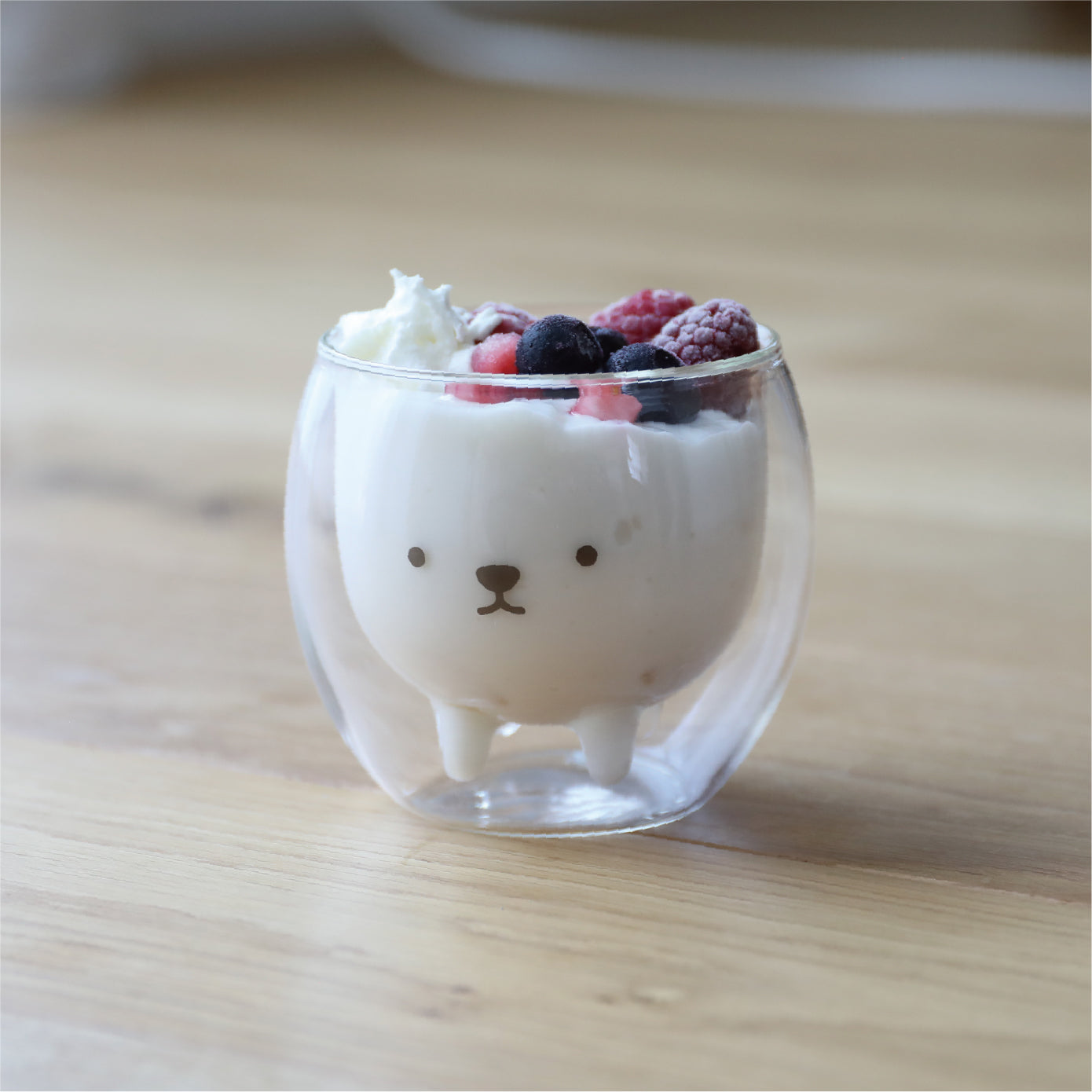 カラフルな中身とアニボールたちの表情が合わさってかわいらしい演出に。