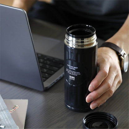 コーヒーが飲みたくなる仕事のお供に最適。ホットコーヒーは温かさを保ち、アイスコーヒーは結露しません。