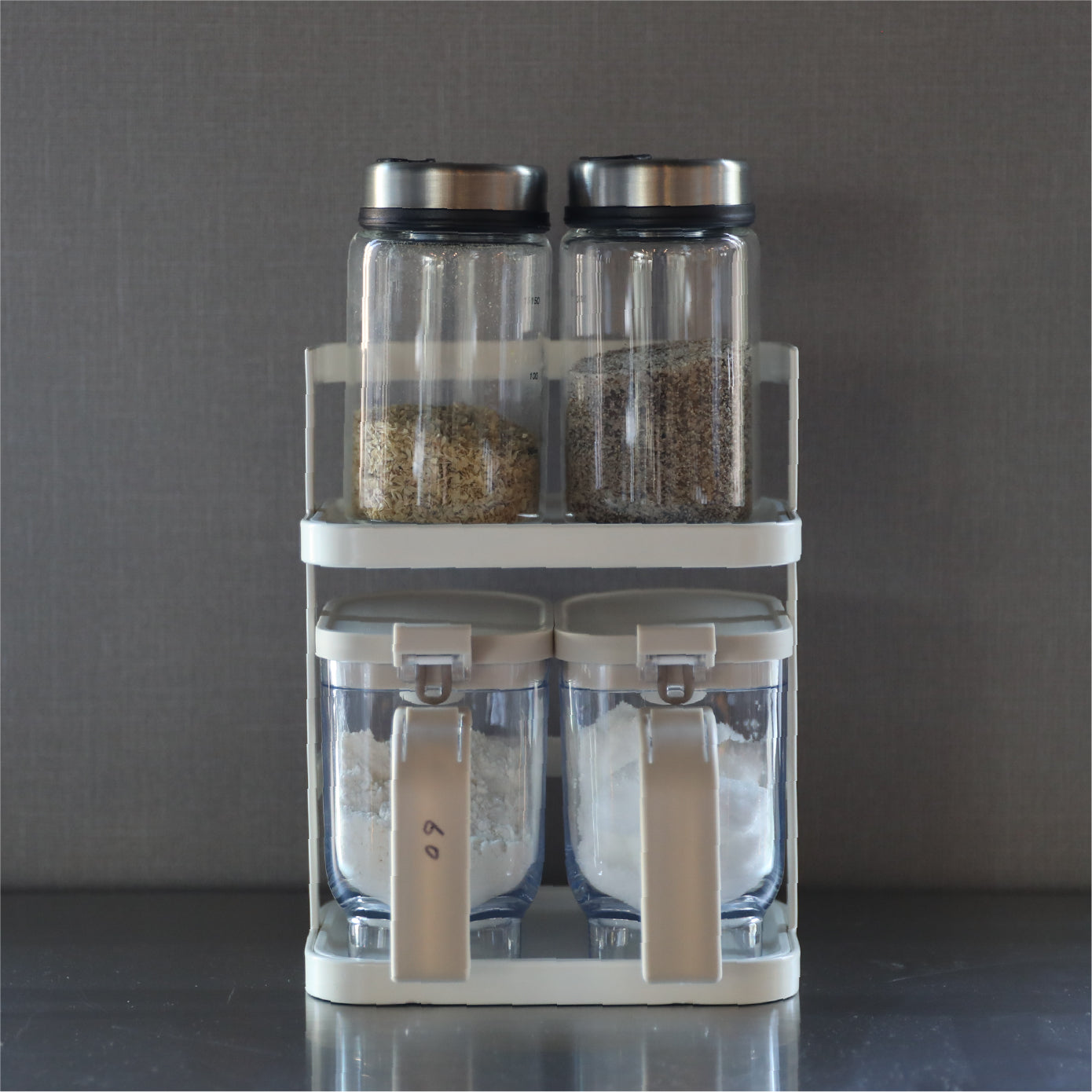 キッチン周りをすっきり整える2段式ラック