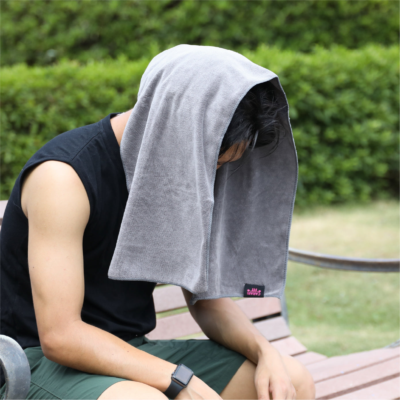 スリムな形状なので頭に結んでもしっかり固定出来ます。運動中の汗対策・日差し除け・髪をまとめるときなど様々なシーンで活躍します。