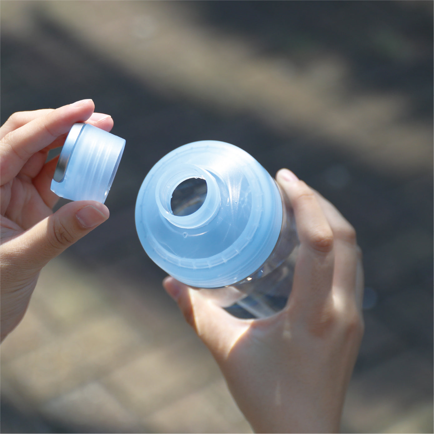 ペットボトルに近い細い飲み口だから、いつもの感覚でゴクゴク飲める。