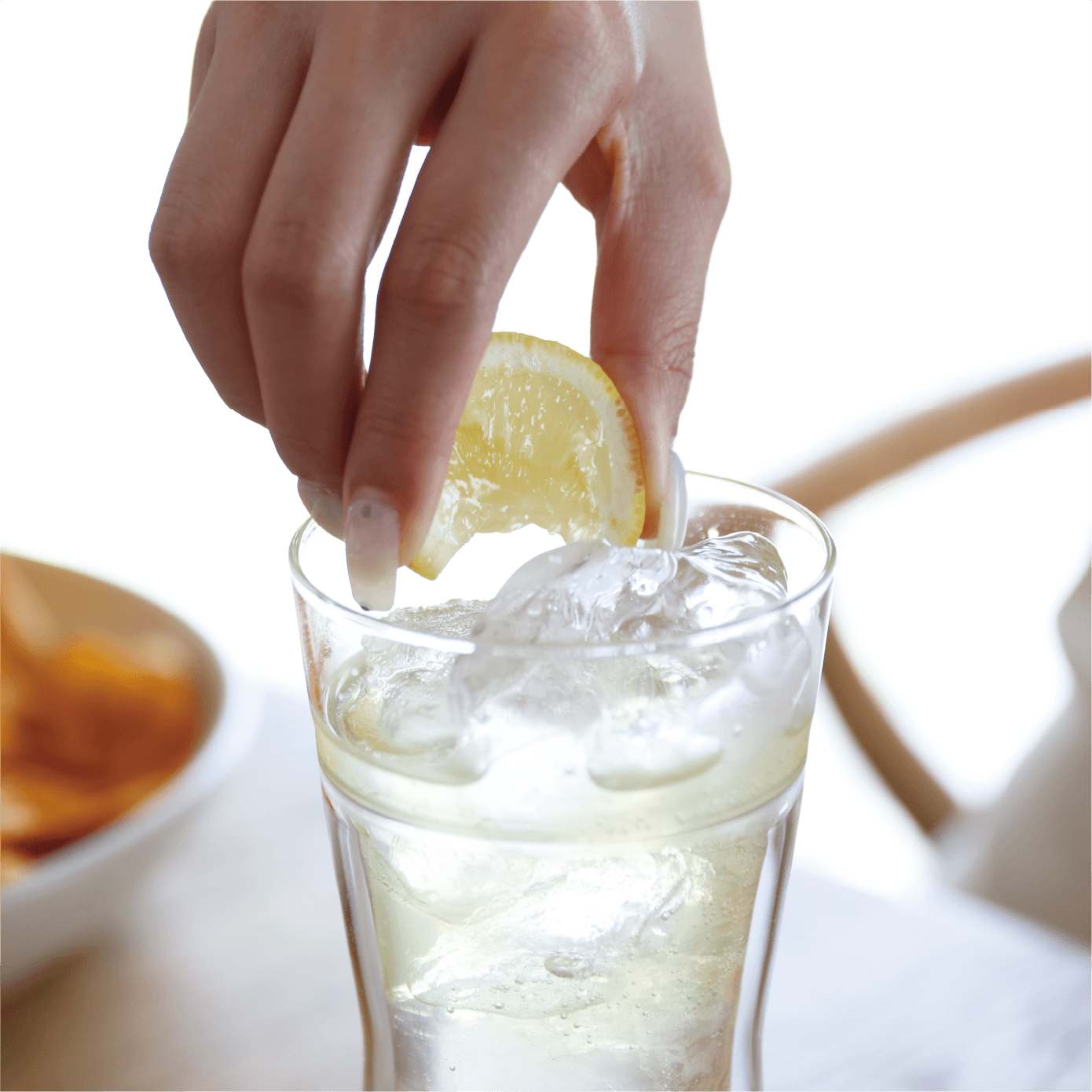 <span style="display:block; text-align:center;">注ぎやすい広い飲み口</span>