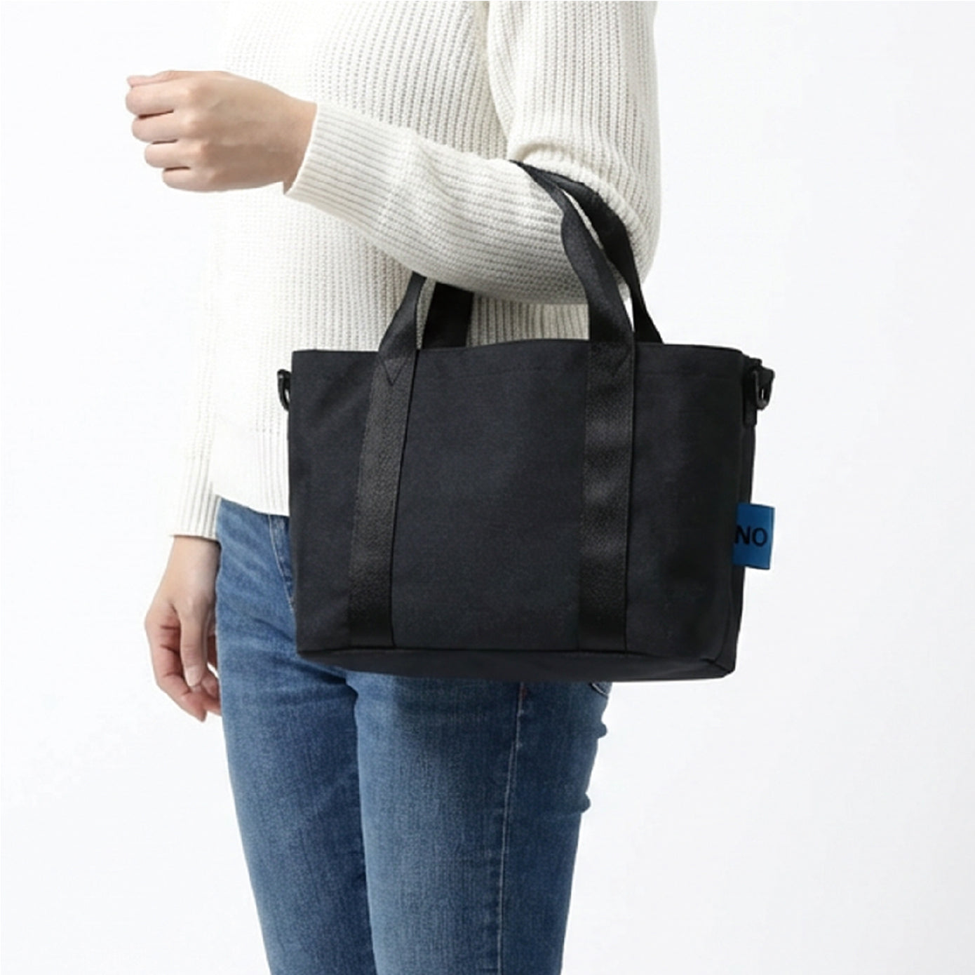 <span style="display:block; text-align:center;">
必要なものにすぐ届く手持ちスタイル
</span>