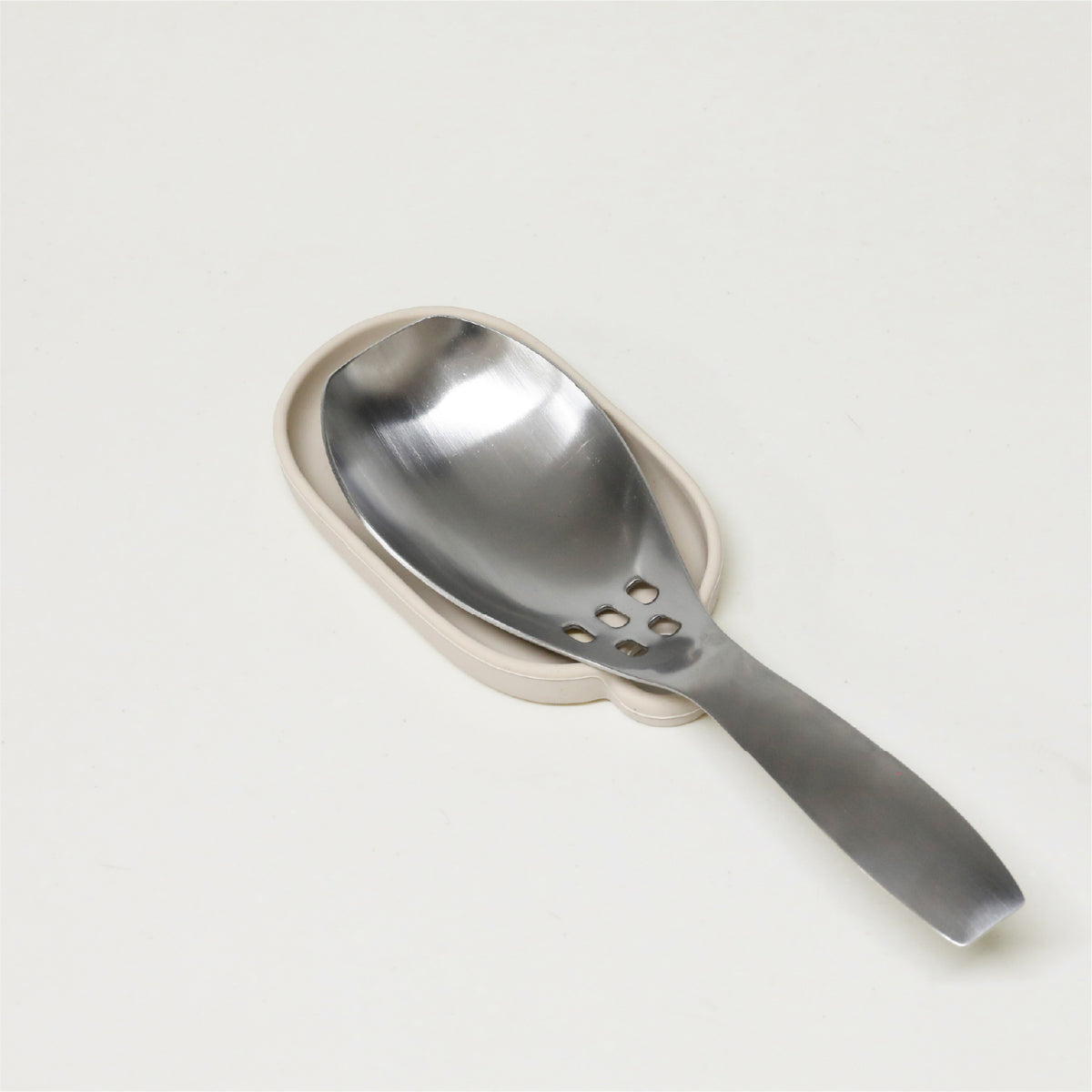 菜箸・スプーン・泡立て器など様々なキッチンツールに対応しています。