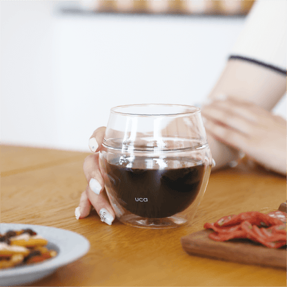 <span style="display:block; text-align:center;">ころんとした丸みが手にフィット</span>