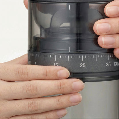 刃に触れずに粒度調整出来る粒度調節ダイヤル