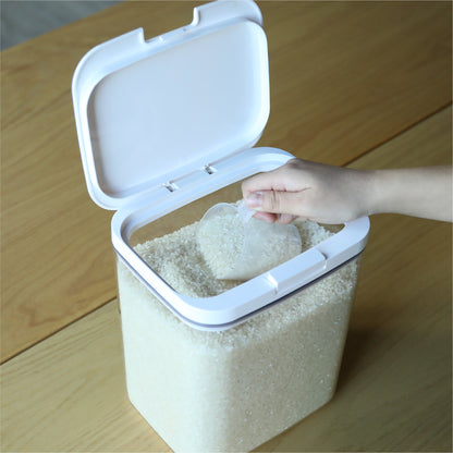 広口形状なので食材を出し入れしやすい