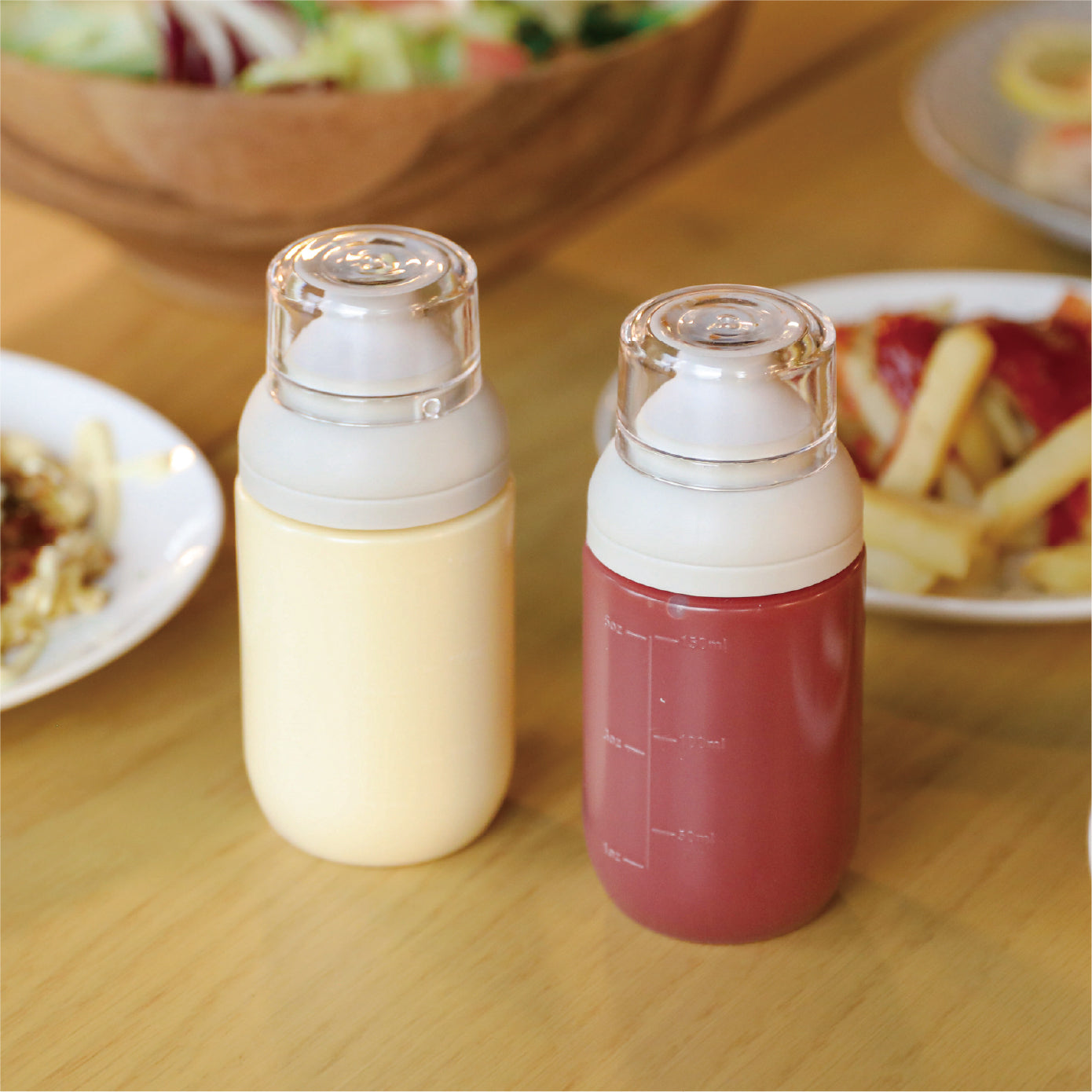 卓上やキッチンに置きやすいミニサイズの調味料ボトル