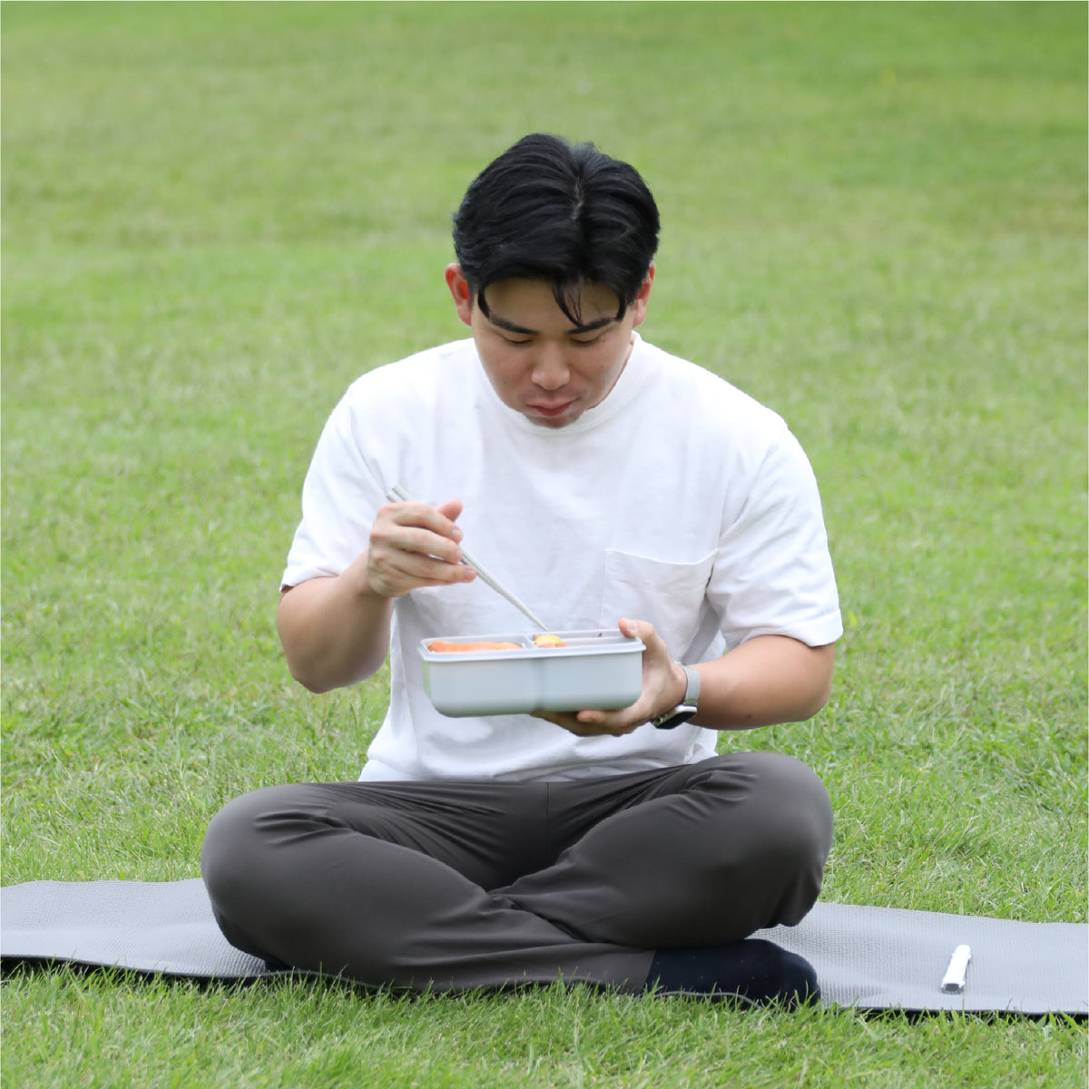 育ち盛りでよく食べる男子学生におすすめなのが、ライスボーイ最大サイズ1600ml。ガツガツ食べたい日の強い味方です。