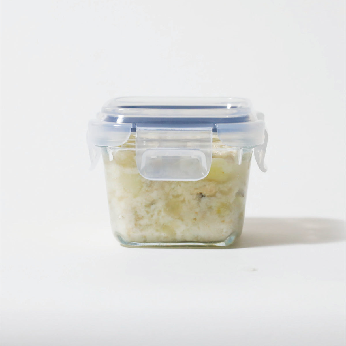 耐熱ガラス製なので電子レンジで温め直しが出来き、スープやおかずの保存にもちょうどいい。