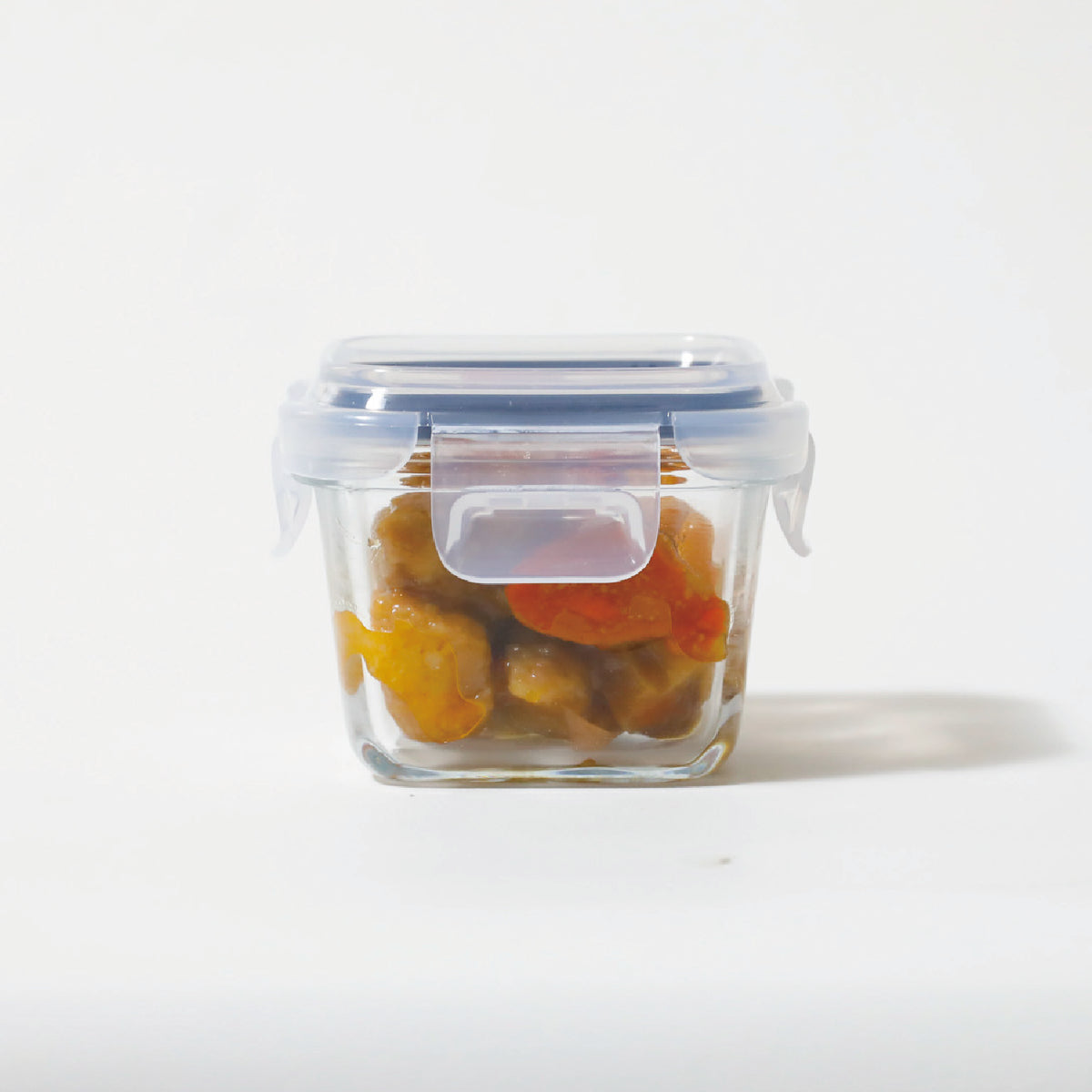 カレーやミートソースなど、油分の多い料理も安心して保存可能。しっかり密閉できるから、においや液体の漏れを気にせず使えます。