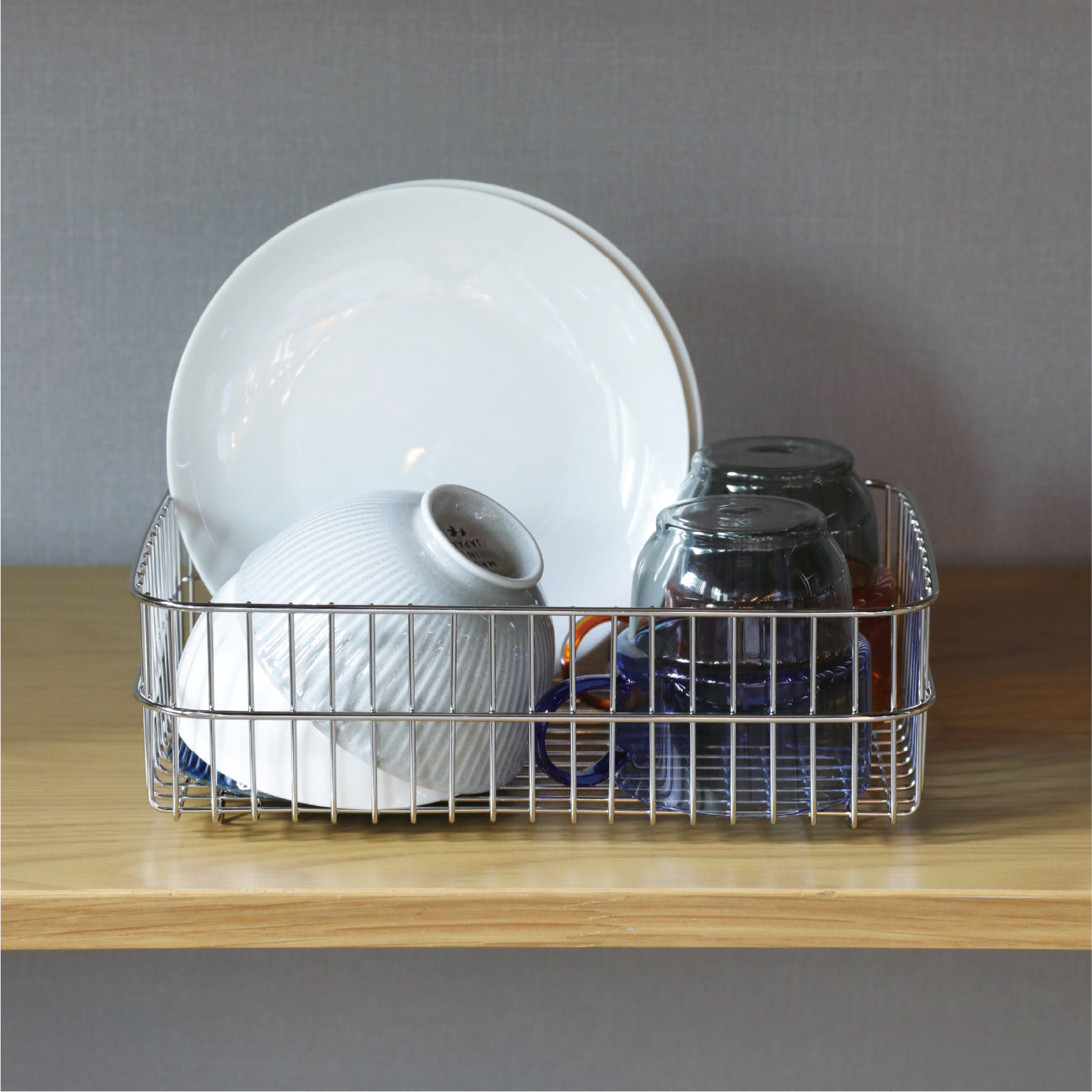 <span style="display:block; text-align:center;">Mサイズ<br>食器の収納</span>